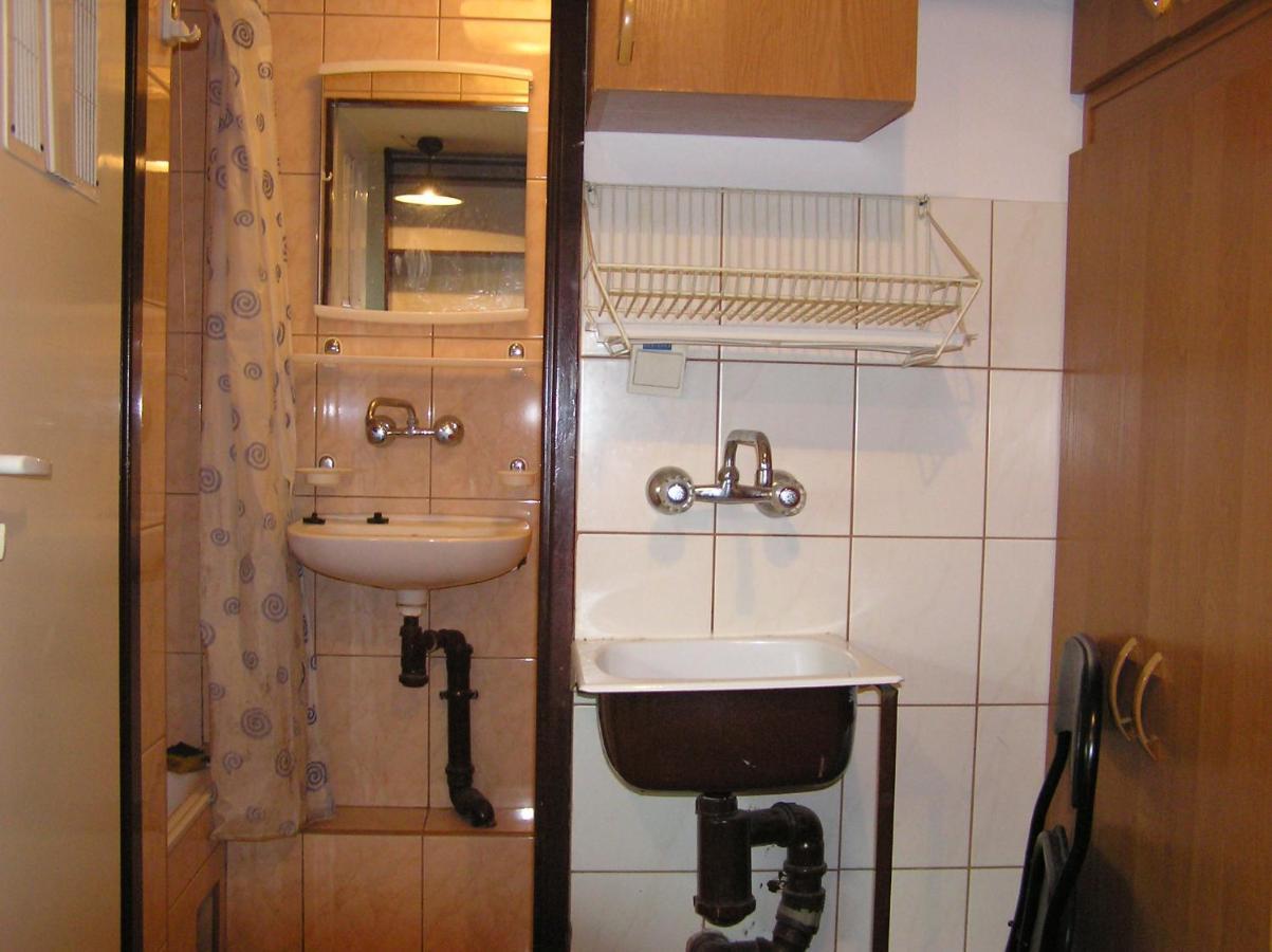 A-Klimatyzacja Kawalerka Mala Halczyna 9 Do Centrum 6 Przystankow